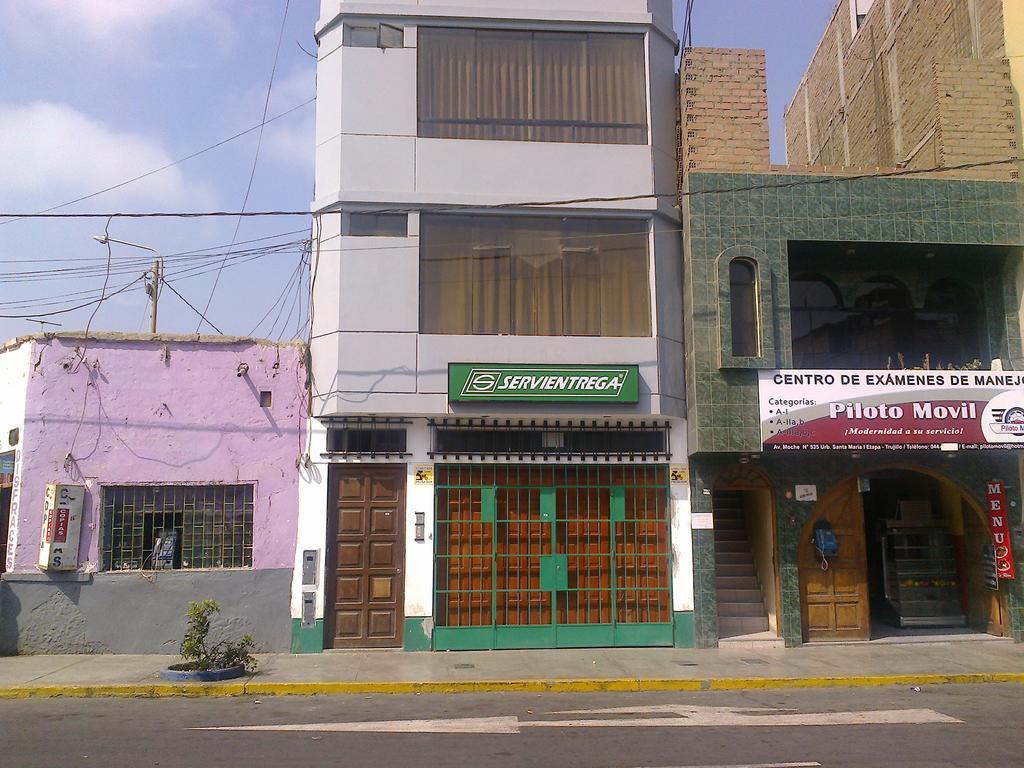 Strenua Santa Maria Suites Trujillo Esterno foto