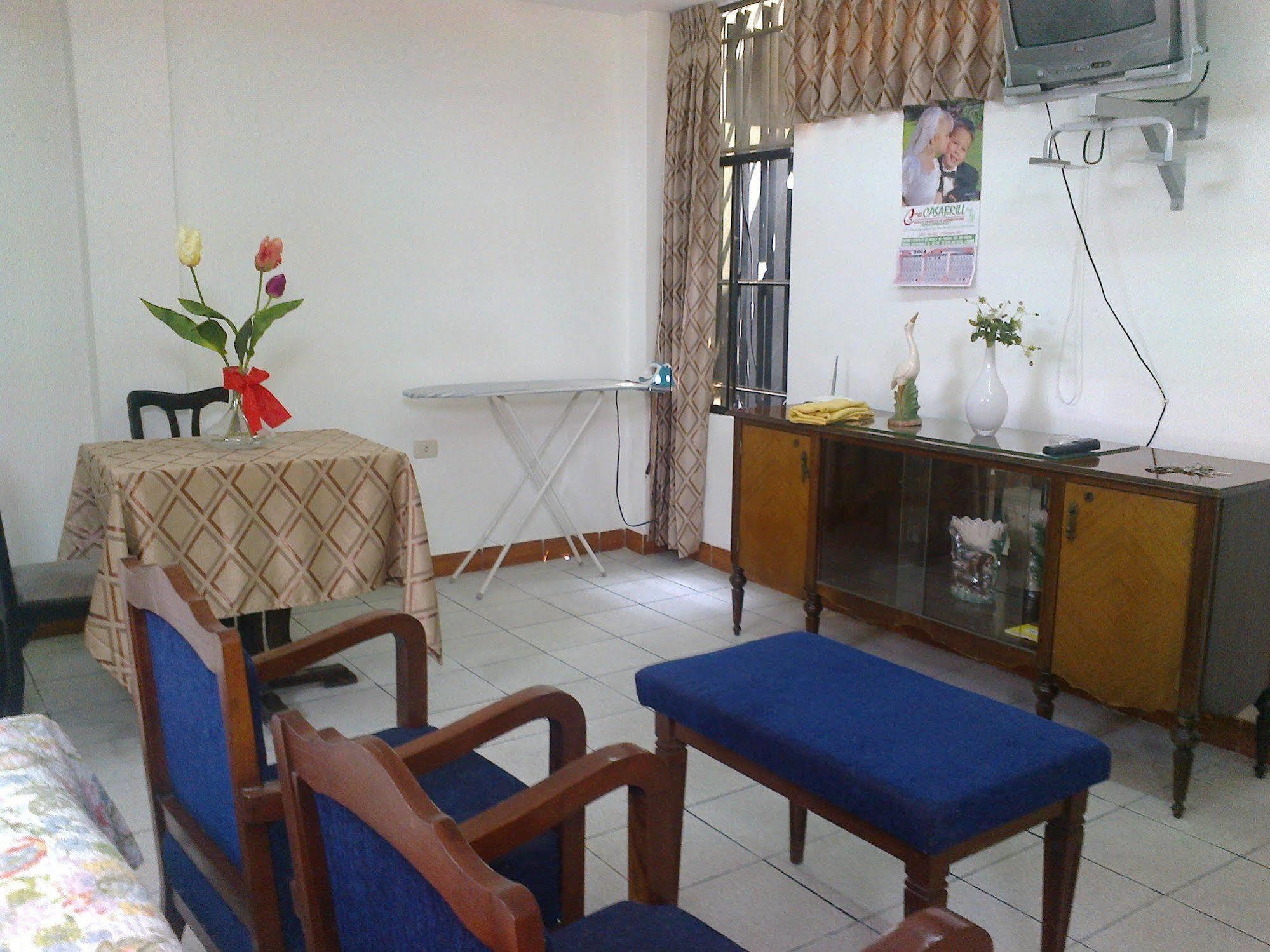 Strenua Santa Maria Suites Trujillo Esterno foto