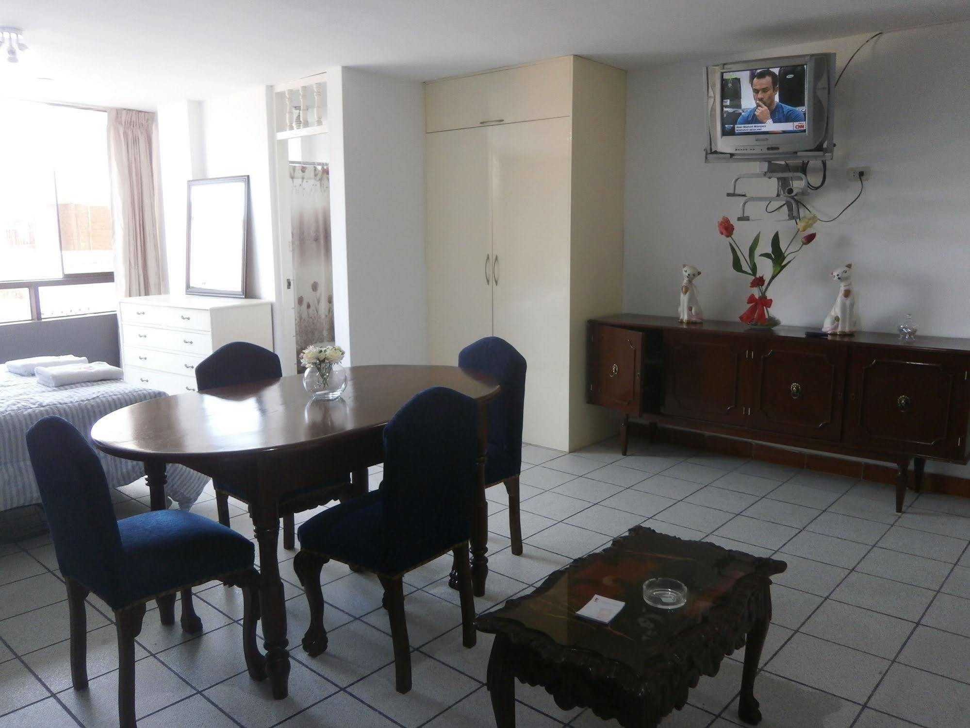 Strenua Santa Maria Suites Trujillo Esterno foto