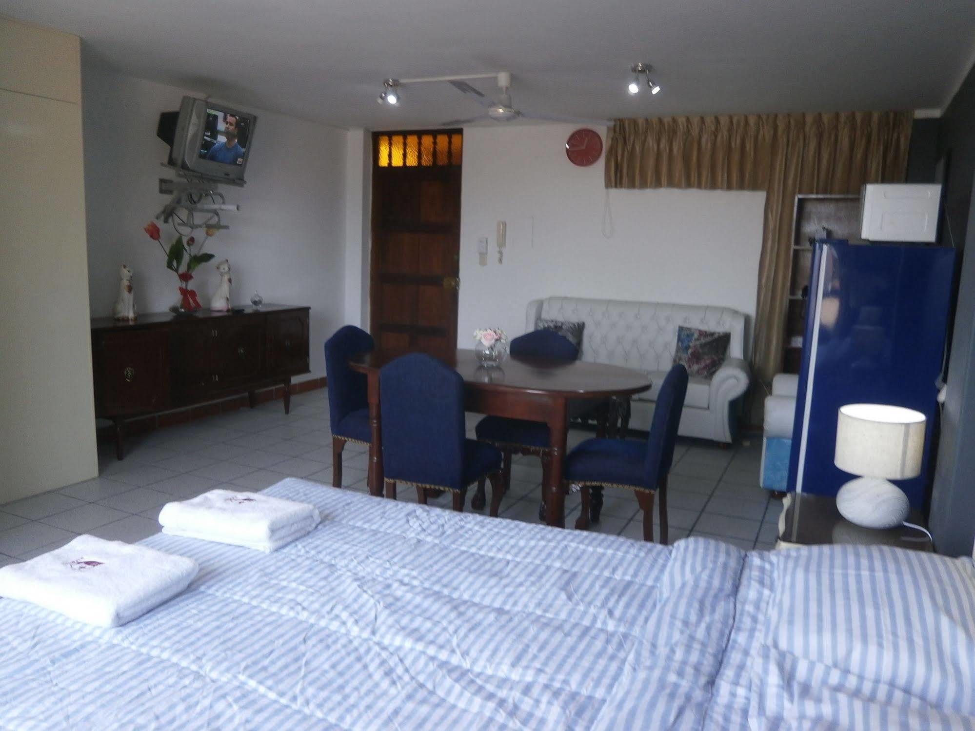 Strenua Santa Maria Suites Trujillo Esterno foto